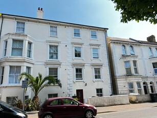 2 bedroom flat for rent in Pevensey Road, Eastbourne, East Sussex, BN21