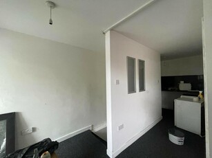 2 bedroom flat for rent in Shields Road, Byker, Newcastle upon Tyne, NE6 1DL, NE6