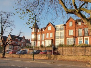 2 bedroom flat for rent in The Ridge, Foxhall Road, NG7