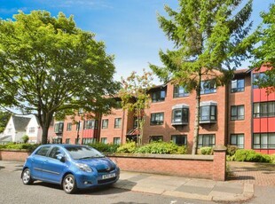 2 bedroom flat for sale in Adderstone Crescent, Newcastle Upon Tyne, NE2