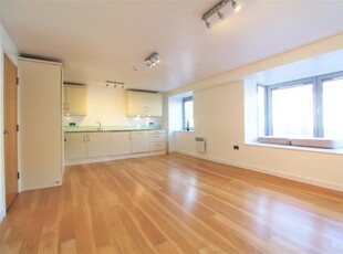 2 bedroom flat for sale in Queens Road, City Centre, Brighton, BN1