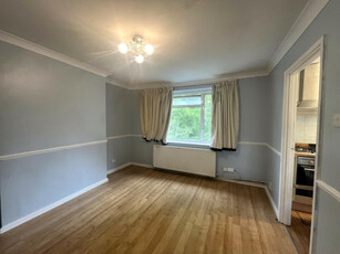 2 bedroom maisonette for rent in Croft Close, Chislehurst, Kent, BR7
