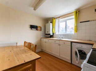 2 bedroom maisonette for rent in Swindon Road, Cheltenham GL50 4AL, GL50