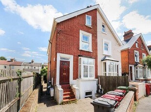 2 Bedroom Maisonette For Sale In Slough