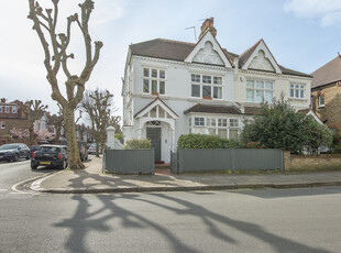 2 bedroom property for sale in Howards Lane, London, SW15