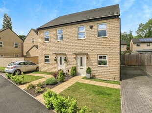 2 bedroom semi-detached house for sale in Mosedale Drive, Leeds, LS14