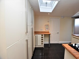 2 bedroom terraced house for rent in Eden Road Beckenham BR3