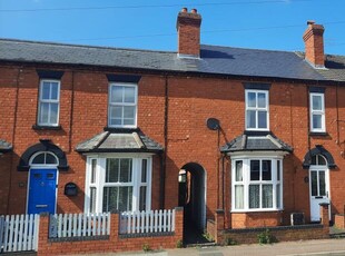 2 bedroom terraced house for rent in Wolverton Road, Newport Pagnell, Milton Keynes, MK16