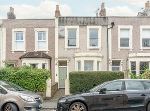 2 bedroom terraced house for sale in Thornleigh Road, Horfield, Bristol, BS7