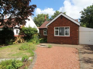 3 bedroom detached bungalow for rent in Paradise Lane, Formby, Liverpool, L37