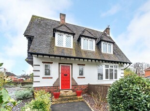 3 bedroom detached house for rent in Glenfield Avenue, Bitterne, Southampton, Hampshire, SO18