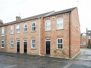 3 bedroom end of terrace house for rent in Chaucer Street, York, YO10