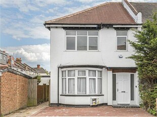 3 Bedroom End Of Terrace House For Sale In Thornton Heath