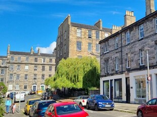 3 bedroom flat for rent in Cumberland Street, Edinburgh, EH3