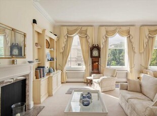 3 Bedroom Flat For Sale In South Kensington, London