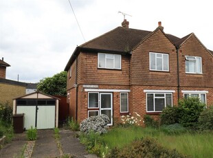 3 bedroom semi-detached house for sale in Lincoln Road, Maidstone, ME15