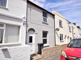 3 bedroom terraced house for rent in Britton Street Gillingham ME7