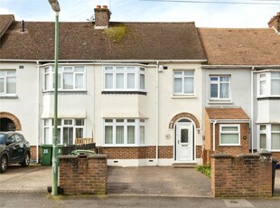 3 bedroom terraced house for sale in West Park Road, Maidstone, Kent, ME15