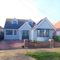 4 Bedroom Bungalow For Sale In Holland-on-sea