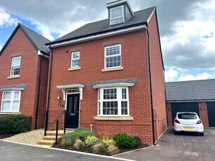 4 bedroom detached house for rent in Nightingale Close, Hardwicke, Gloucester, GL2