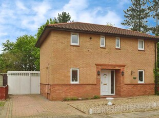 4 bedroom detached house for sale in Montgomery Crescent, Bolbeck Park, Milton Keynes, MK15
