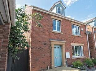 4 bedroom detached house for sale in Ripley Road, Broughton,Milton Keynes, MK10