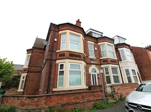 4 bedroom house for rent in Lois Avenue, Nottingham, NG7