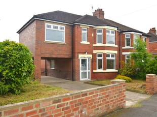 4 bedroom semi-detached house for rent in Melwood Grove, York, YO26