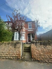 4 bedroom semi-detached house for rent in Premier Road, Nottingham, NG7