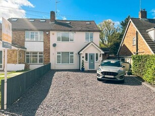 4 Bedroom Semi-detached House For Sale In Brentwood, Essex