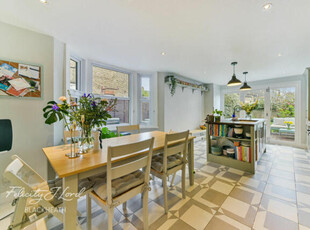 4 Bedroom Semi-detached House For Sale In London