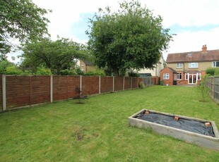 4 bedroom semi-detached house for sale in Wolverton Road, Newport Pagnell, MK16