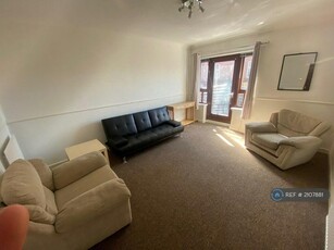 4 bedroom terraced house for rent in Abercromby Street, Glasgow, G40