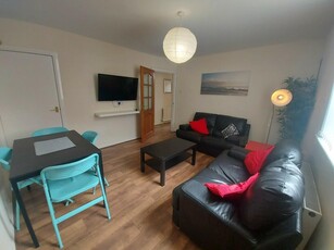 4 bedroom terraced house for rent in Edinburgh Road, Liverpool, Merseyside, L7