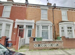 4 bedroom terraced house for rent in Hunter Road, Southsea, PO4