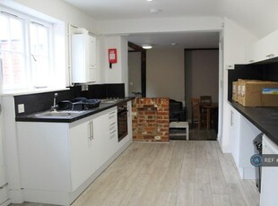 4 bedroom terraced house for rent in St. Dunstans Street, Canterbury, CT2