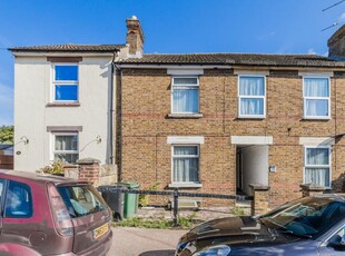 4 bedroom terraced house for sale in Dover Street, Maidstone, ME16