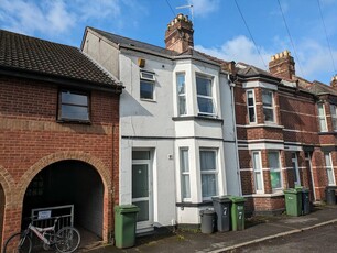 4 bedroom town house for rent in King Edward Street, Exeter, EX4