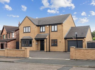 5 bedroom detached house for sale in Shrewsbury Avenue, West Knighton, Leicestershire, LE2