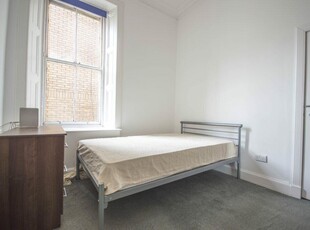5 bedroom flat share for rent in 0655L – Polwarth Gardens, Edinburgh, EH11 1LN, EH11