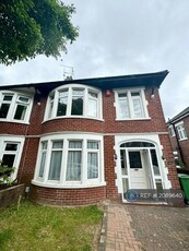 5 bedroom semi-detached house for rent in Windermere Avenue, Cardiff, CF23