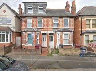 5 bedroom terraced house for rent in Wantage Road, Reading, RG30