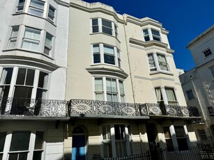 5 bedroom terraced house for sale in Bloomsbury Place, Brighton, BN2