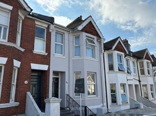 6 bedroom terraced house for sale in Hollingbury Road, Brighton, BN1