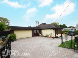 Bungalow for sale in Pound Lane, Pitsea, Basildon, Essex SS13
