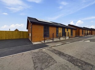 Detached bungalow to rent in Elliott Street, Tyldesley M29