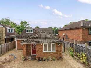 Detached house for sale in Nash Grove Lane, Finchampstead, Berkshire RG40
