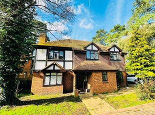 Detached house to rent in Chadworth Way, Claygate, Esher KT10