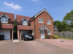 Detached house to rent in Hellyar Rise, Hedge End, Southampton SO30