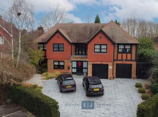 Detached house to rent in Treetops View, Loughton IG10